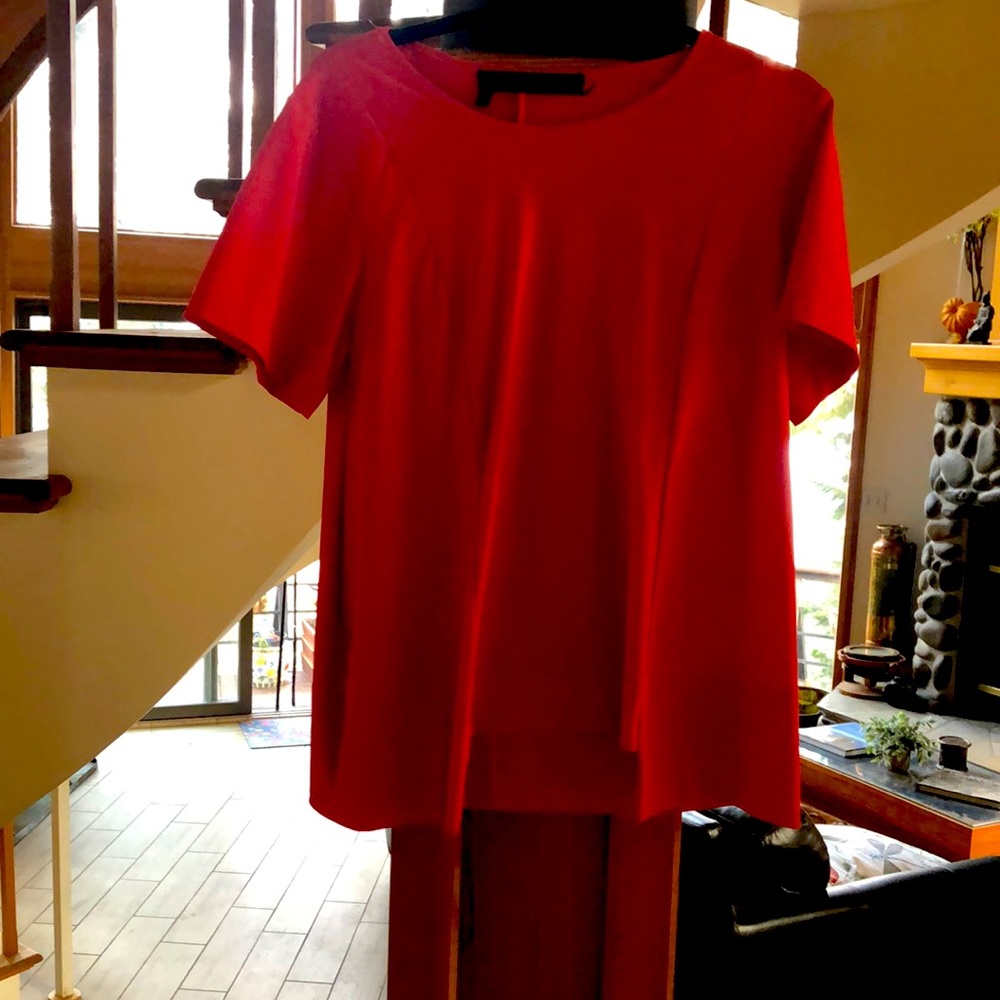 Great Travel shirt with asymmetrical hem